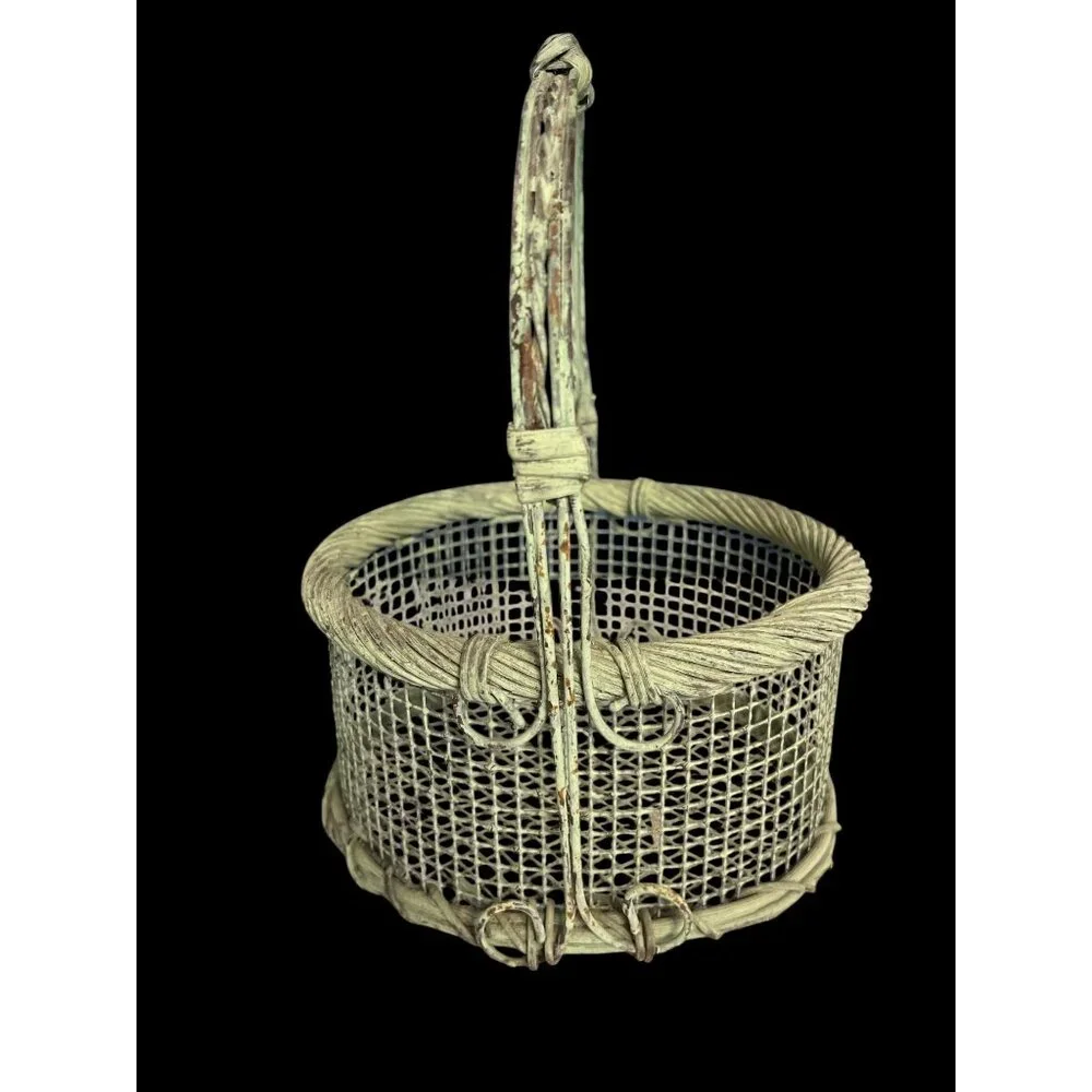 Vintage Wire and Wicker Basket with Handle – Rustic Farmhouse Decor – Round Mesh